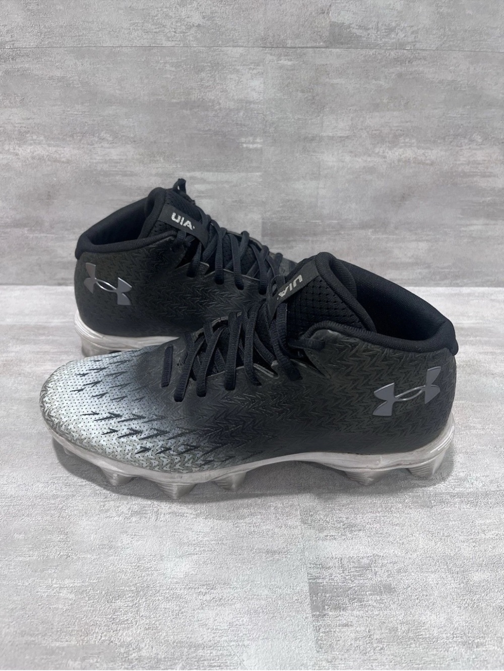 Under Armour Black and White Spotlight Franchise RM Football Cleats Men's Size 8